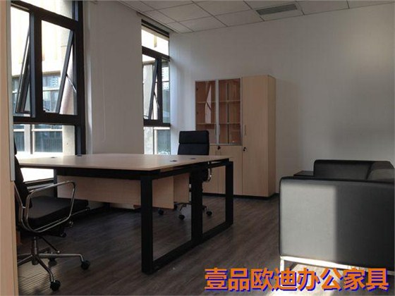 優(yōu)耐主管桌2_副本