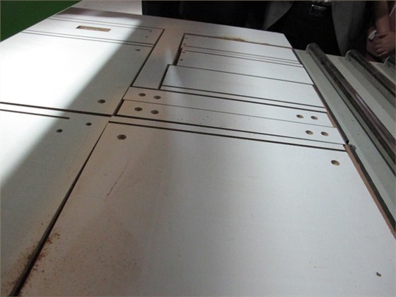 已完成的開孔切割的板材 已完成的開孔切割的板材