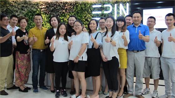 壹品歐迪小伙伴與申總合影 壹品歐迪小伙伴與申總合影