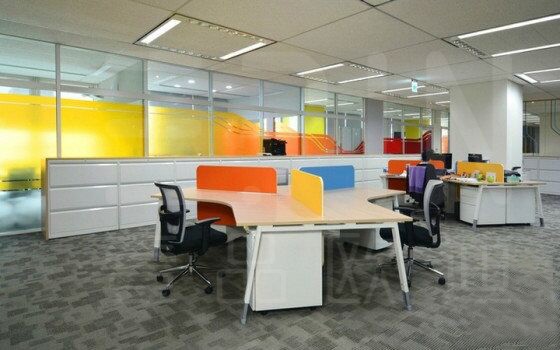 時(shí)尚簡約的現(xiàn)代辦公家具