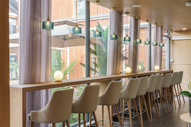 五星級會(huì)所【商用空間系統(tǒng)集成】——壹品歐迪成都辦公家具定制案例